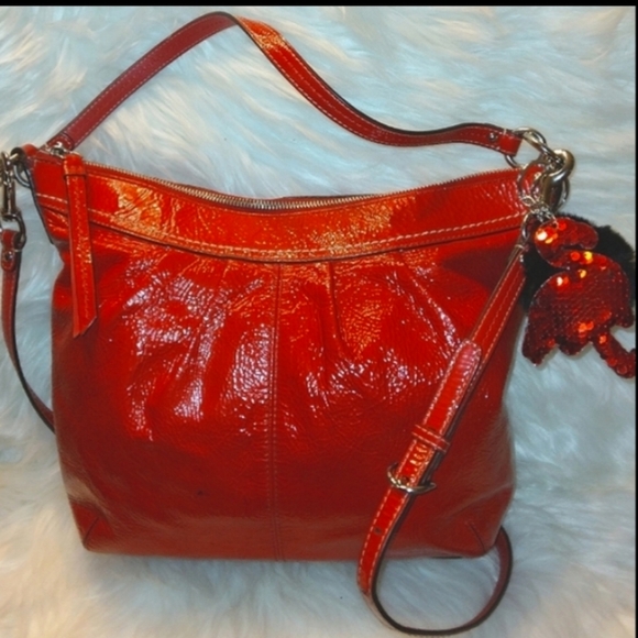 RARE 2011 COACH Soho Bright Red Pleated Convertible Patent Hobo Crossbody Hobo - Picture 2 of 16